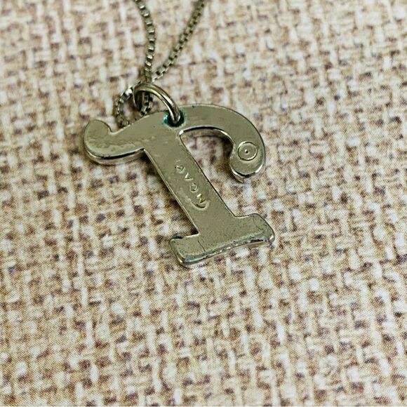 Avon Initial T Sterling Silver Chain‎ - Picture 3 of 4